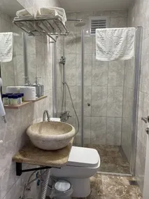 Parli Hotel - Bathroom