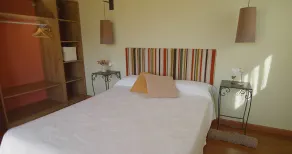 Almarinae apartamentos - Værelse