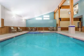 Wyndham Garden Madison Fitchburg - Piscine