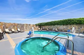 SureStayPlus Hotel by Best Western San Jose Central City - Piscine