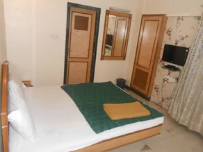 Hotel Pooja International - Room