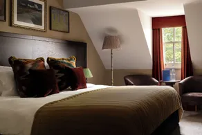 Rose And Crown Hotel - Room