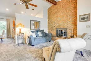 3 Mi to Michigan State: Apt w/ Patio in Lansing! - Intérieur