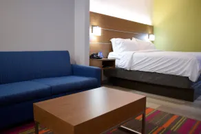 Holiday Inn Express & Suites Batesville by IHG - Zimmer