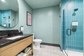 voco Ardez Hotel Sunnyvale by IHG - Salle de bain