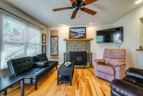 Pet-friendly Roanoke Home w/ Fire Pit + Grill! - Interior