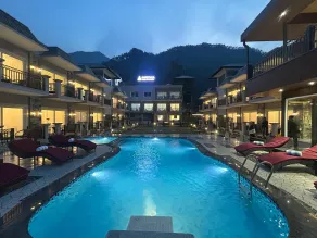 Amritara Chakra River Resort - Closest Luxury Resort to Neelkanth Temple - Pool