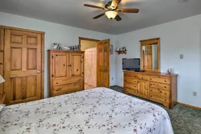 Waterfront Home on Lake George w/ Boat Dock! - Innvendig