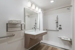 WoodSpring Suites Tacoma - Lakewood - Baño