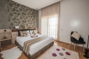 Big luxury apartment near airport - Room