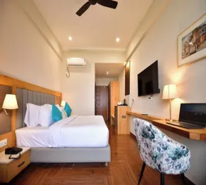 Hotel Aviral Ganga - Room