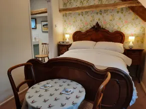 Cotswold Cottage B&B - 5 Minutes Walk to Village Pub - Room