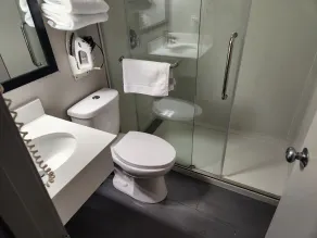 Days Inn by Wyndham Sioux Falls Airport - Salle de bain