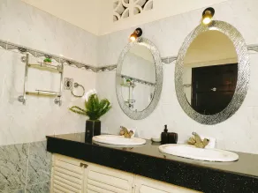 Upani in Diani - Bathroom