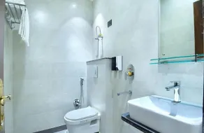 Sunpark Hotel Ahmedabad - Bathroom