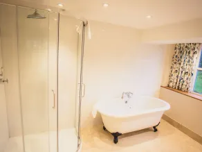 Deerclose West Farmhouse - Baño