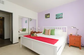 Studio City Luxury Apt - Zimmer