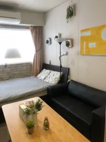 Tokyo Art House - Camera