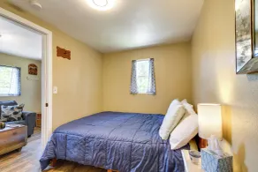 Fish On-Site & Explore Coos Bay! Creekfront Cabin - Interiør