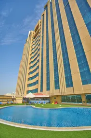 Millennium Hotel & Convention Centre Kuwait - Pool