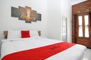 RedDoorz Syariah near Akmil Magelang - Room