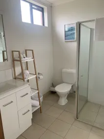 Ploughmans Motor Inn - Baño
