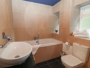 Flat 5 Fairwinds - Badeværelse