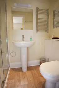 Cranston House - Bathroom