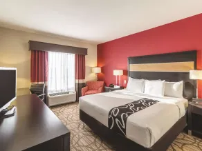 La Quinta by Wyndham Fargo-Medical Center - Room