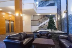 Miramar Ski Deluxe - Lobby sitting area