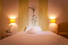 Hotel Spies - Camera