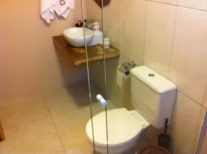 Mama Africa Hostel - Bathroom