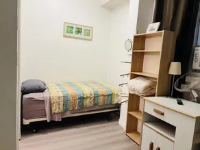 Moe's Suite Hotel - Zimmer