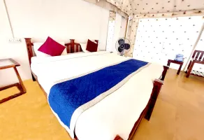Sheesh Mahal Desert Camp - Camera