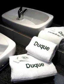Duque Center Hotel - Bathroom