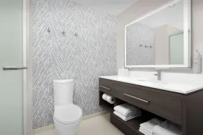Home2 Suites By Hilton Falls Church - Baño