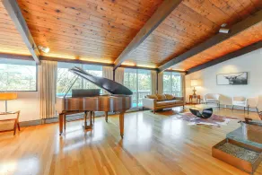 Trail Access On-site: Gorgeous MCM Deck House! - Interiör