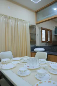 Padma Homes Stay- Luxury Service Apartment 1BHK & 2BHK & 3BHK - Restaurant