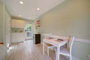 Walk to Festival of Lights: Cozy Couple's Retreat - Interior