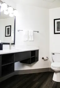 Days Inn by Wyndham Penn State - Salle de bain