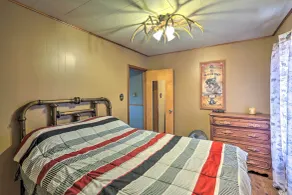 Classic Mountain Home, Half Mi to Main Street - Interior