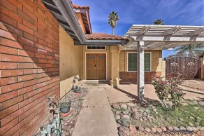 Bright California Home w/ Patio < 1 Mi to Hiking! - Intérieur