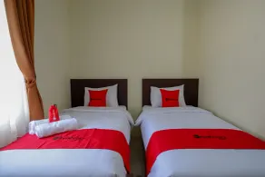 RedDoorz Syariah near Alun Alun Kebumen - Chambre
