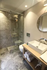 Mellow Blue Hotel - Baño