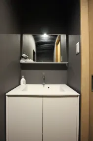 The Neighbors Tsukamoto - Bathroom
