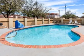 Quality Inn & Suites - Granbury - Piscine