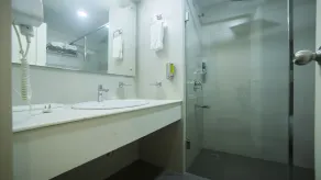 Sterling Darshan Guruvayur - Bathroom