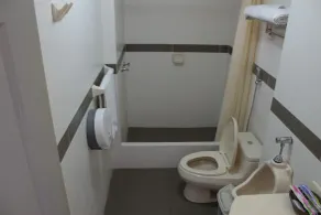 Hostal Bond - Bathroom