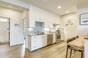 Depoe Bay Townhome w/ Deck & Stunning Ocean Views! - Interior