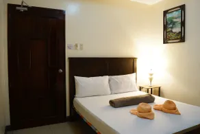 B&J Guesthouse and Tours - Chambre